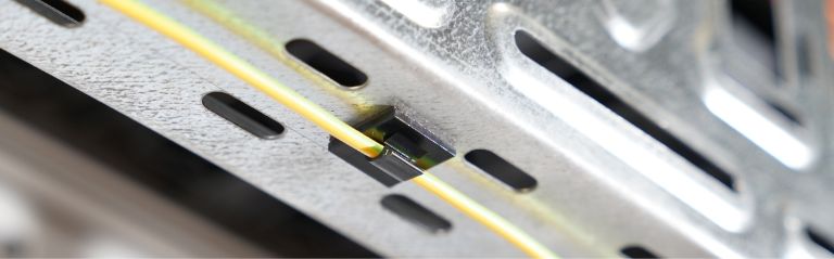 Magnetiska fästen och clips