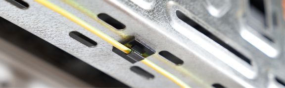 Magnetiska fästen och clips
