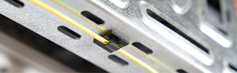 Magnetiska fästen och clips