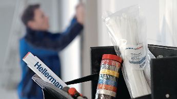 Kabelband i verktygslåda