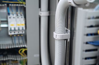 IWS korrugerade slang används för att leda och skydda ledningar i kontrollpaneler, kopplingssystem och maskinbyggnad.