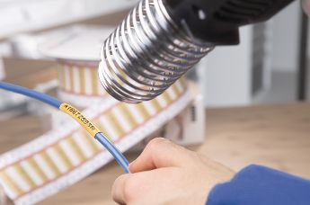 Dieselbeständiga krympslangsmärkning i stegformat