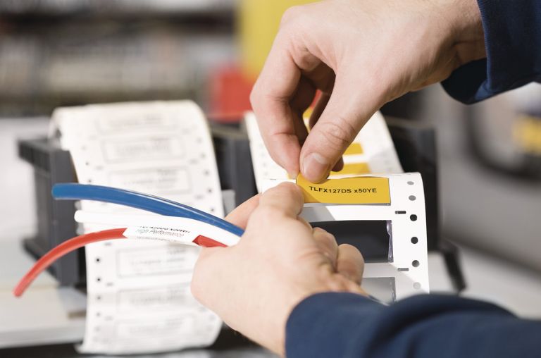 Rälsgodkända krympetiketter med låg brandrisk