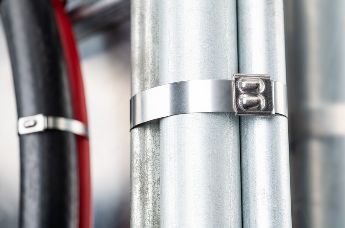 Rostfria buntband med ytbeläggning av plast